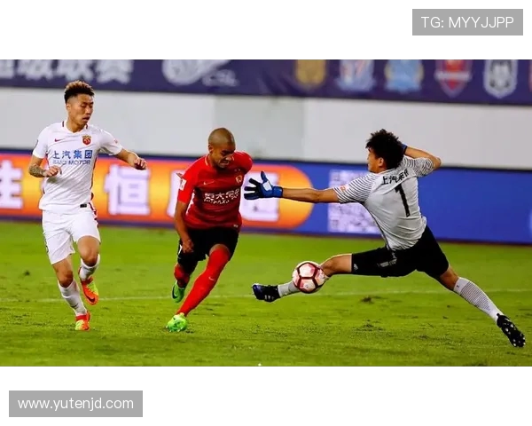 2014年恒大与上港激战回顾足球盛宴的精彩瞬间与战术对决