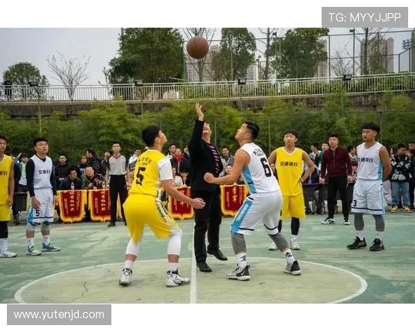 重庆篮球队与北京篮球队赛后技术分析与战术总结